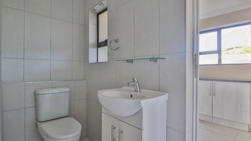 4 Bedroom Property for Sale in Hartenbos Landgoed Western Cape